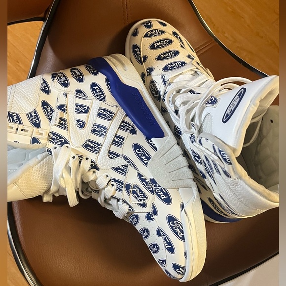 Made in Italy Versace collaboration with Ford limited edition. Classic style. - Picture 6 of 9